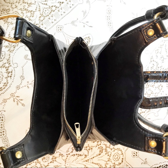 Vintage Shoulder Bag 🖤 - Picture 6 of 8